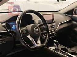 نيسان ألتيما